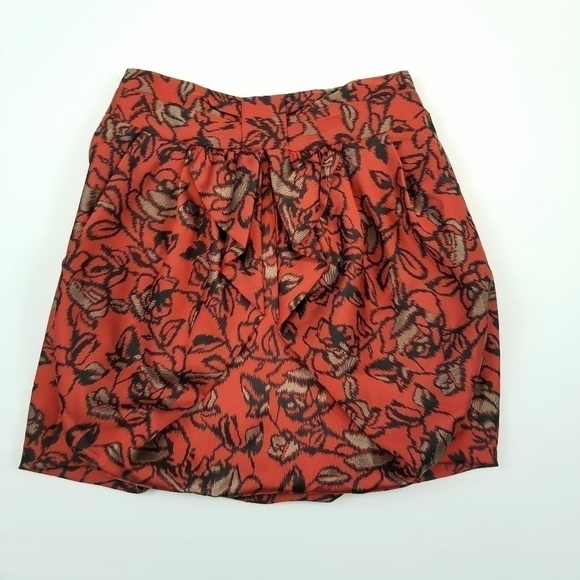 Eva Franco red black floral print bubble hem lined mini skirt size 4 - Picture 3 of 9